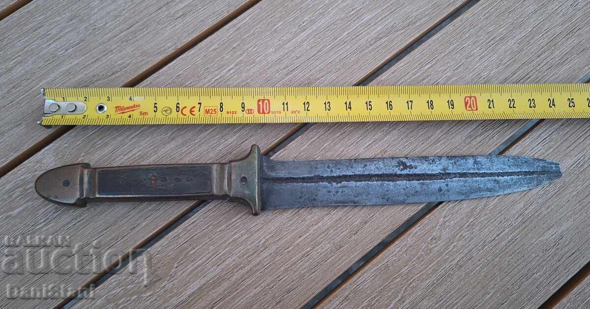 Auction  Bachelor's knife - Gabrovo