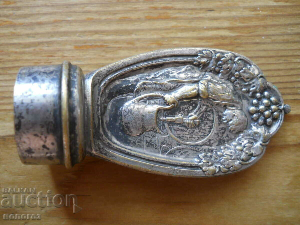 Silver-plated wine bottle cap - France - 19th century with price € 28.20 | 55.15 BGN Silver-plated wine bottle cap - France - 19th century with price € 28.20 | 55.15 BGN