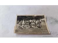 Snimka Momcheta i momicheta na polyanata 1949