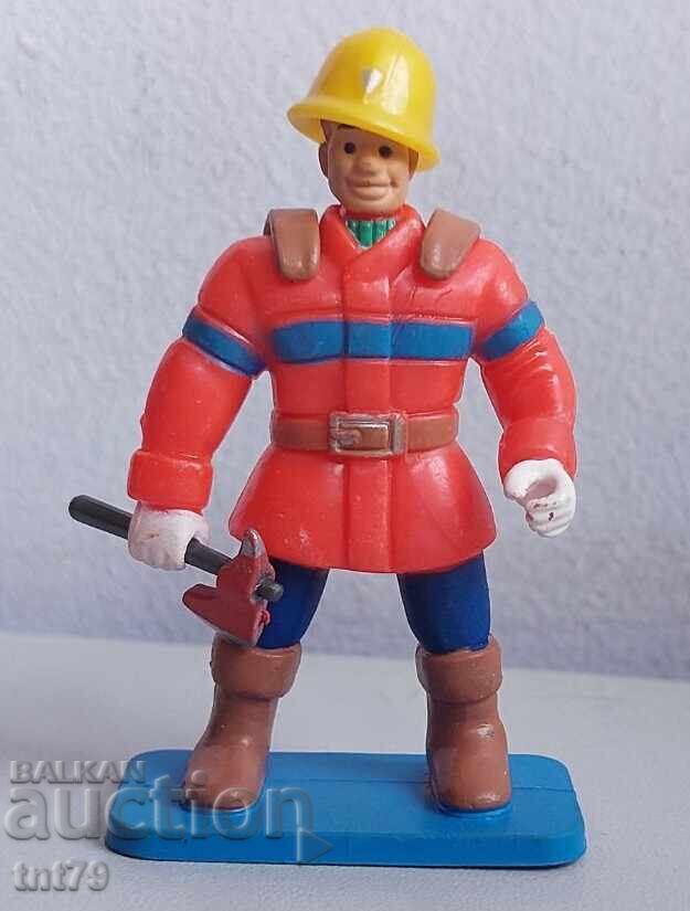Фигура пожарникар. Фигура пожарникар.