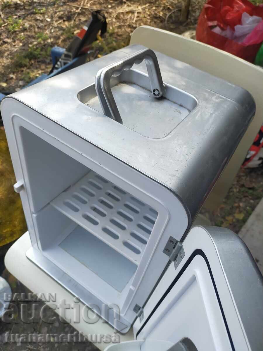 Licitație mini frigider