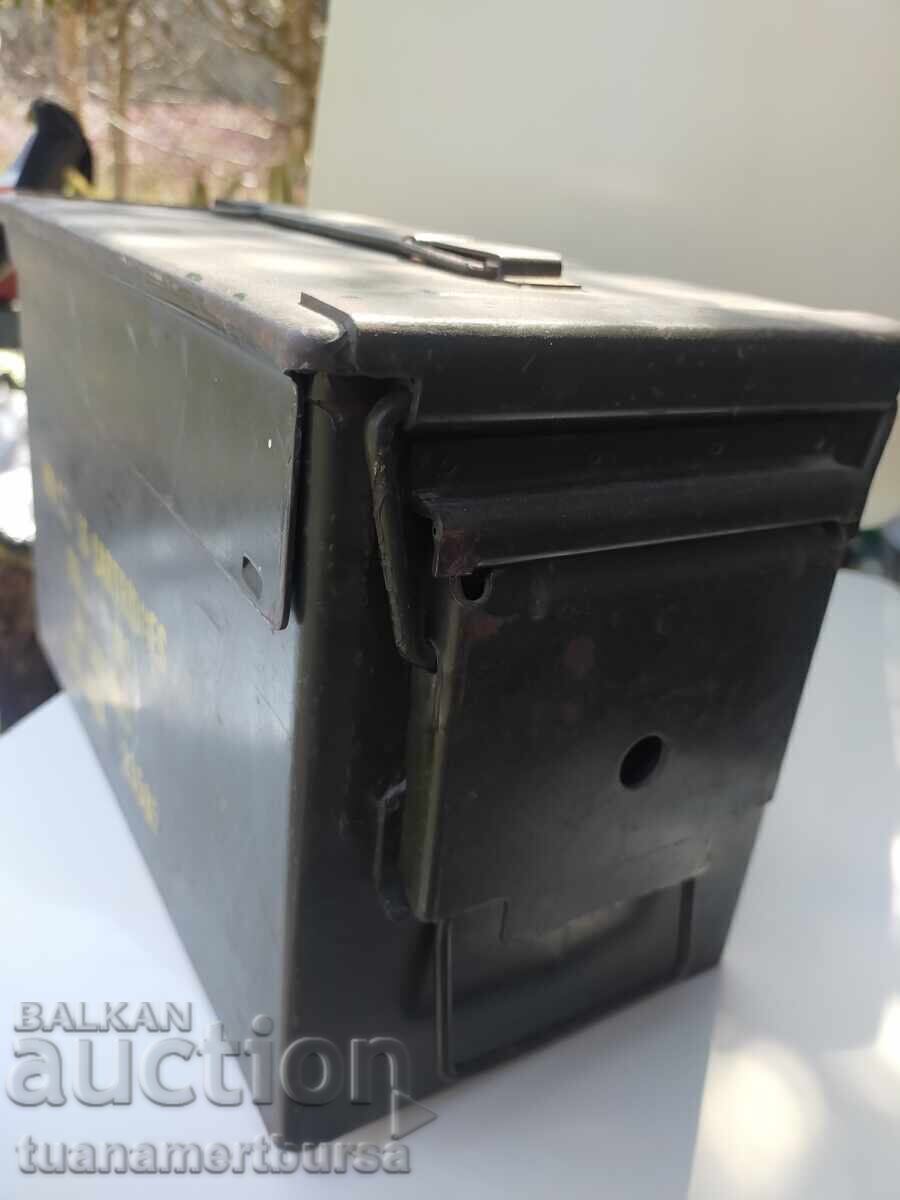 Δημοπρασία στρατιωτικό μεταλλικό κουτί