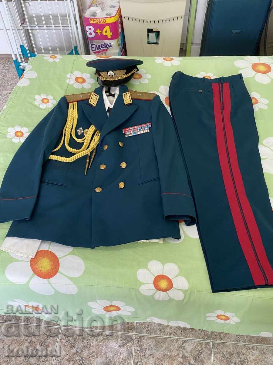 Uniformă de paradă a gen.mr de artilerie -/soc/