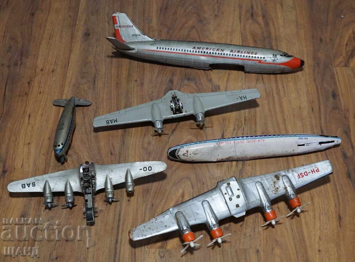 LOT DE JUCĂRII VECHI DIN METAL PENTRU PIESE AVION, ARIPI LOT DE JUCĂRII VECHI DIN METAL PENTRU PIESE AVION, ARIPI