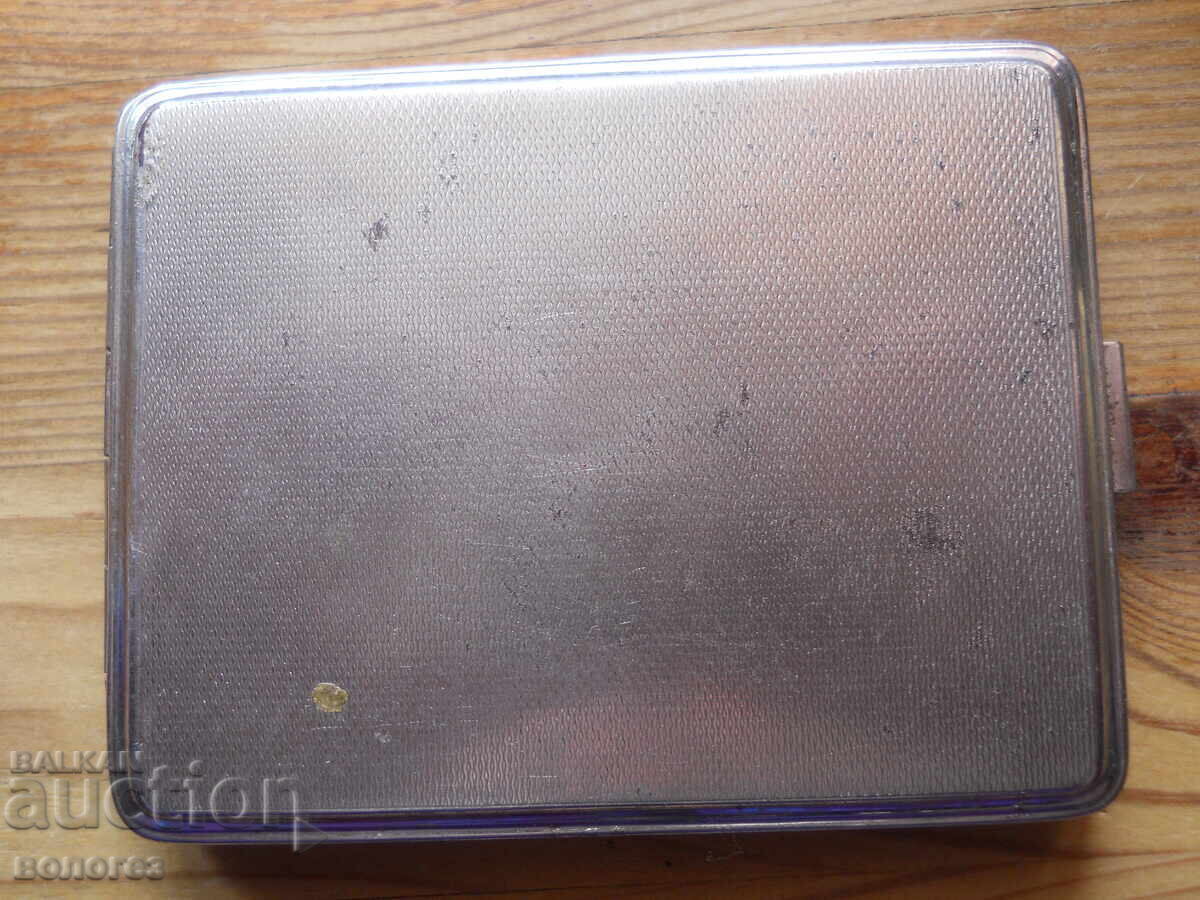 Παλιό ταμπακιέρα "Λειψία" - Ανατολική Γερμανία - 1965 με τιμή € 20.50 | 40.09 BGN