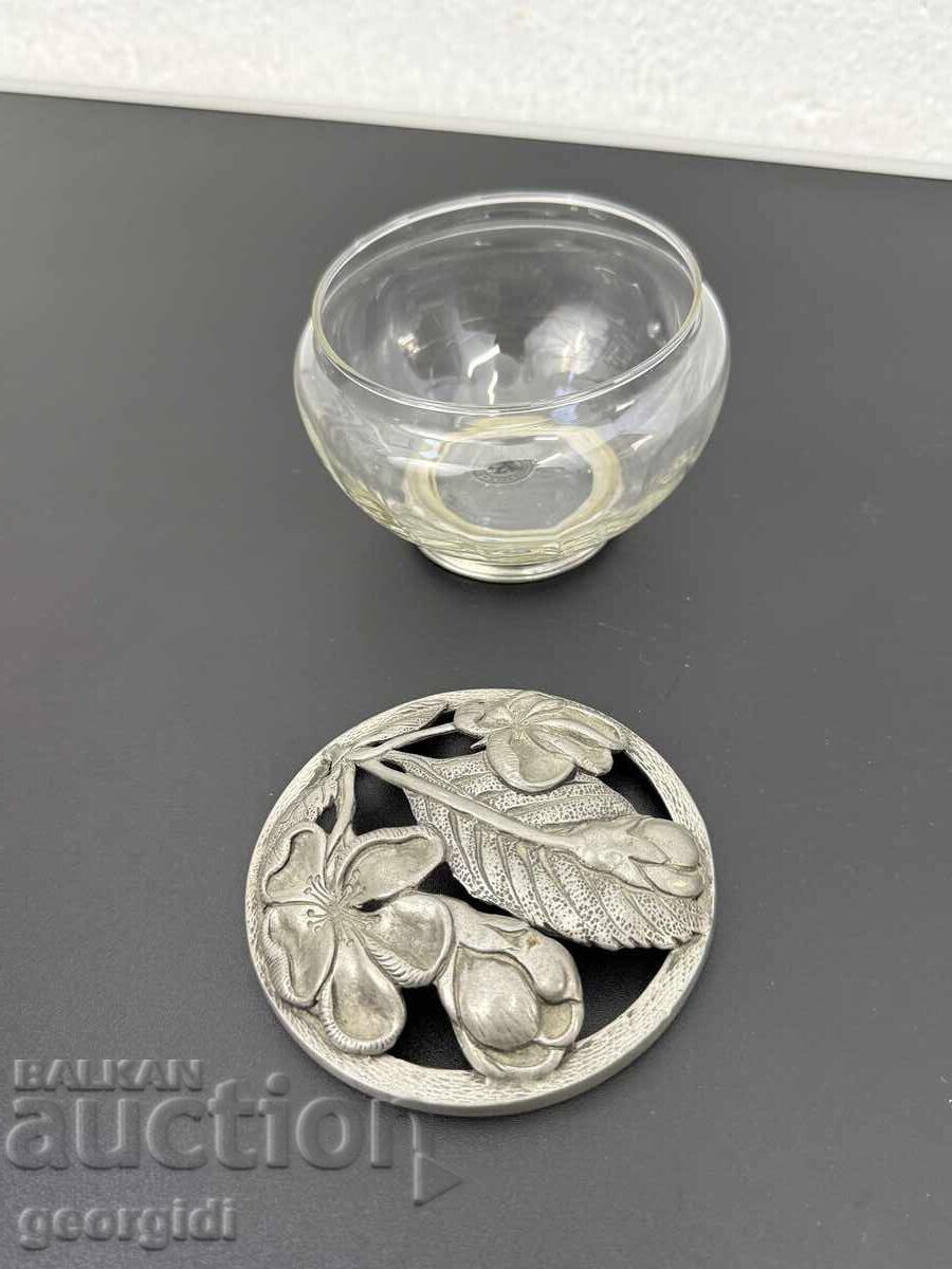 Auction  French potpourri / air freshener glass. No. 8030