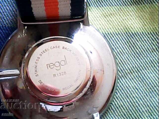 Licitație Ceas frumos, funcționează perfect