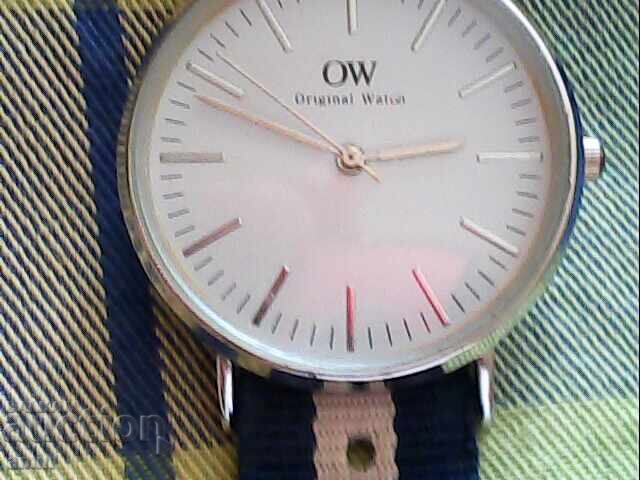 Licitație Frumoase ceasuri 4 ore funcționează