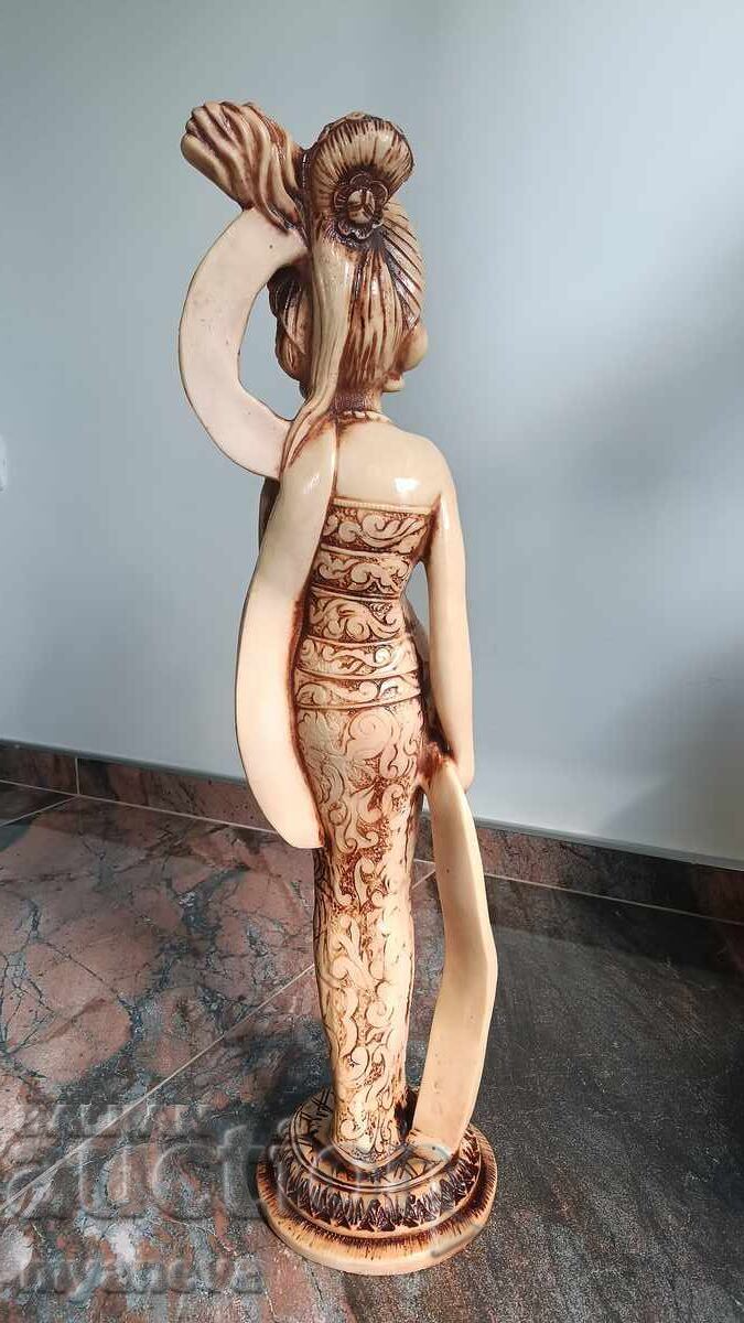 Statuetă din Bali a unei dansatoare în haine tradiționale - 7