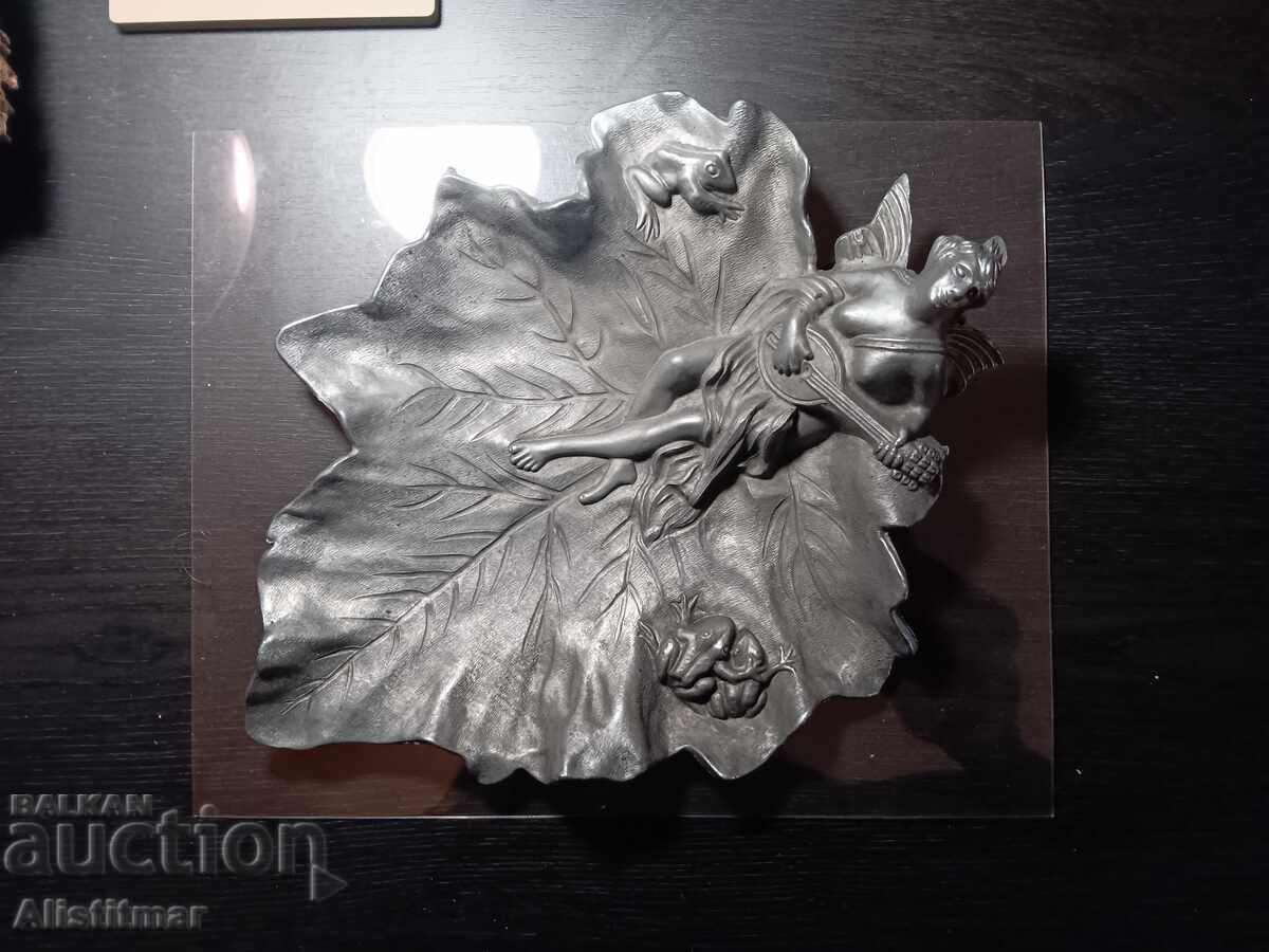 Bol decorativ cu preț € 10.00 | 19.56 BGN Bol decorativ cu preț € 10.00 | 19.56 BGN