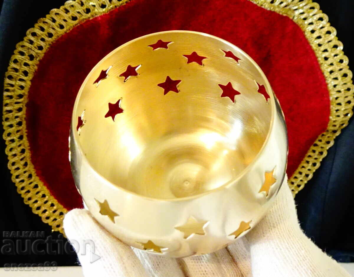 Bronzov sveshtnik s azhurni zvezdi με τιμή € 7.99 | 15.63 BGN Bronzov sveshtnik s azhurni zvezdi με τιμή € 7.99 | 15.63 BGN