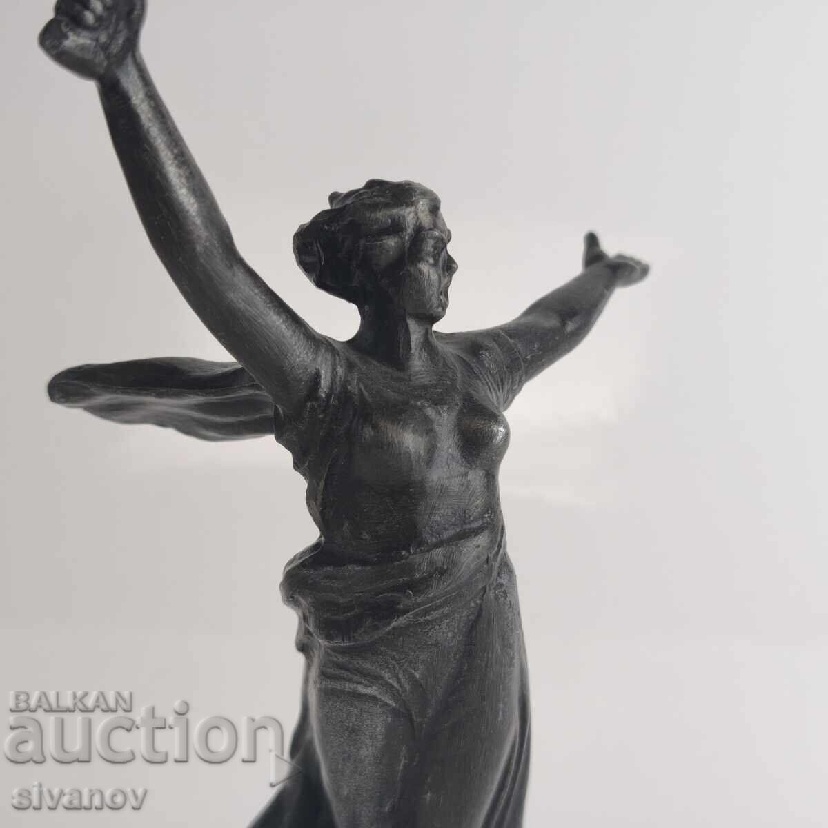 Delivery of Old Soviet figurine Volgograd #6385