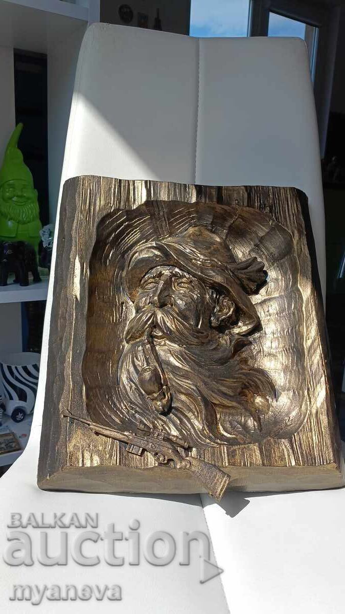 Delivery of "The Old Hunter", wood carving with metal element, rifle