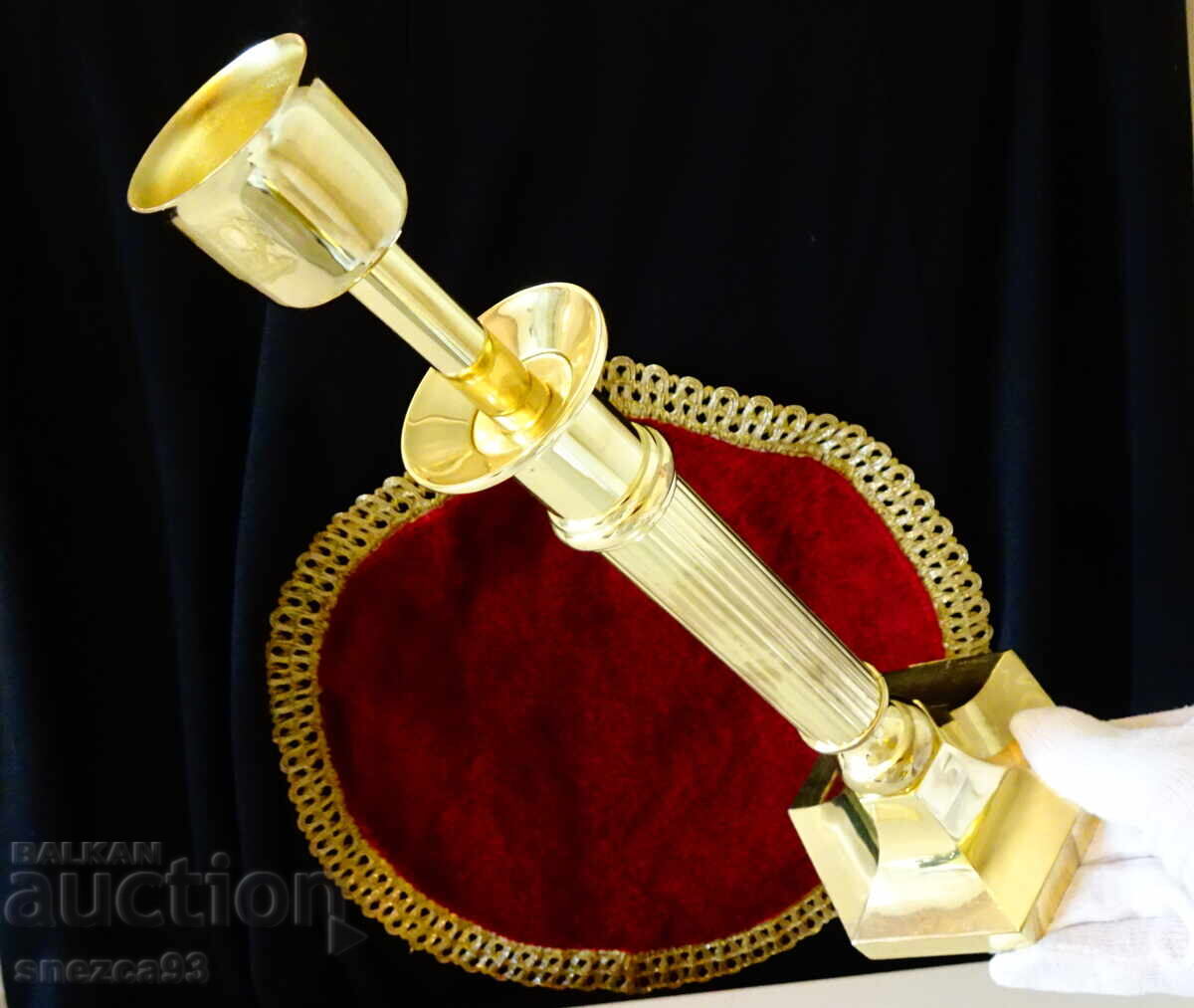 Доставка на Позлатен бронзов свещник Helbsing Peine 30 см.