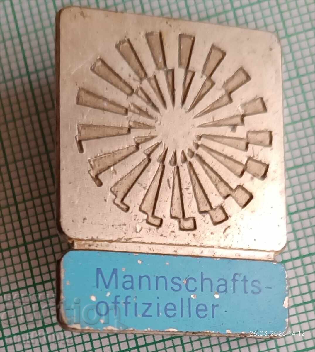 Insignă Oficial Delegat Olimpiada München 1972 Germania cu preț € 9.00 | 17.60 BGN