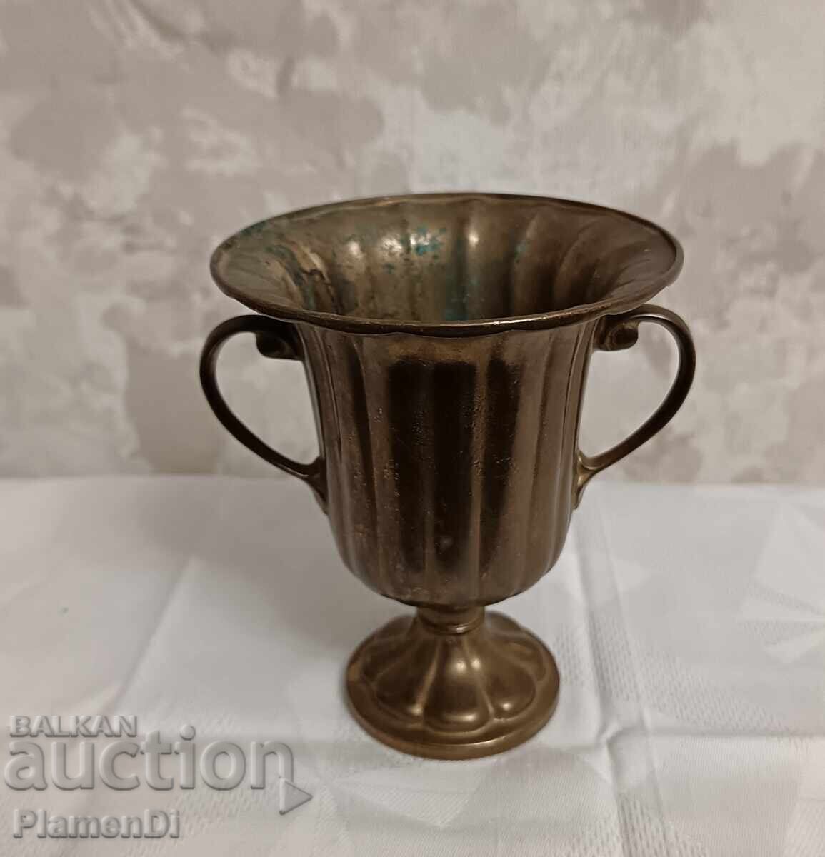 Stilată vază antică din alamă/bronz 12cm cu preț € 10.00 | 19.56 BGN