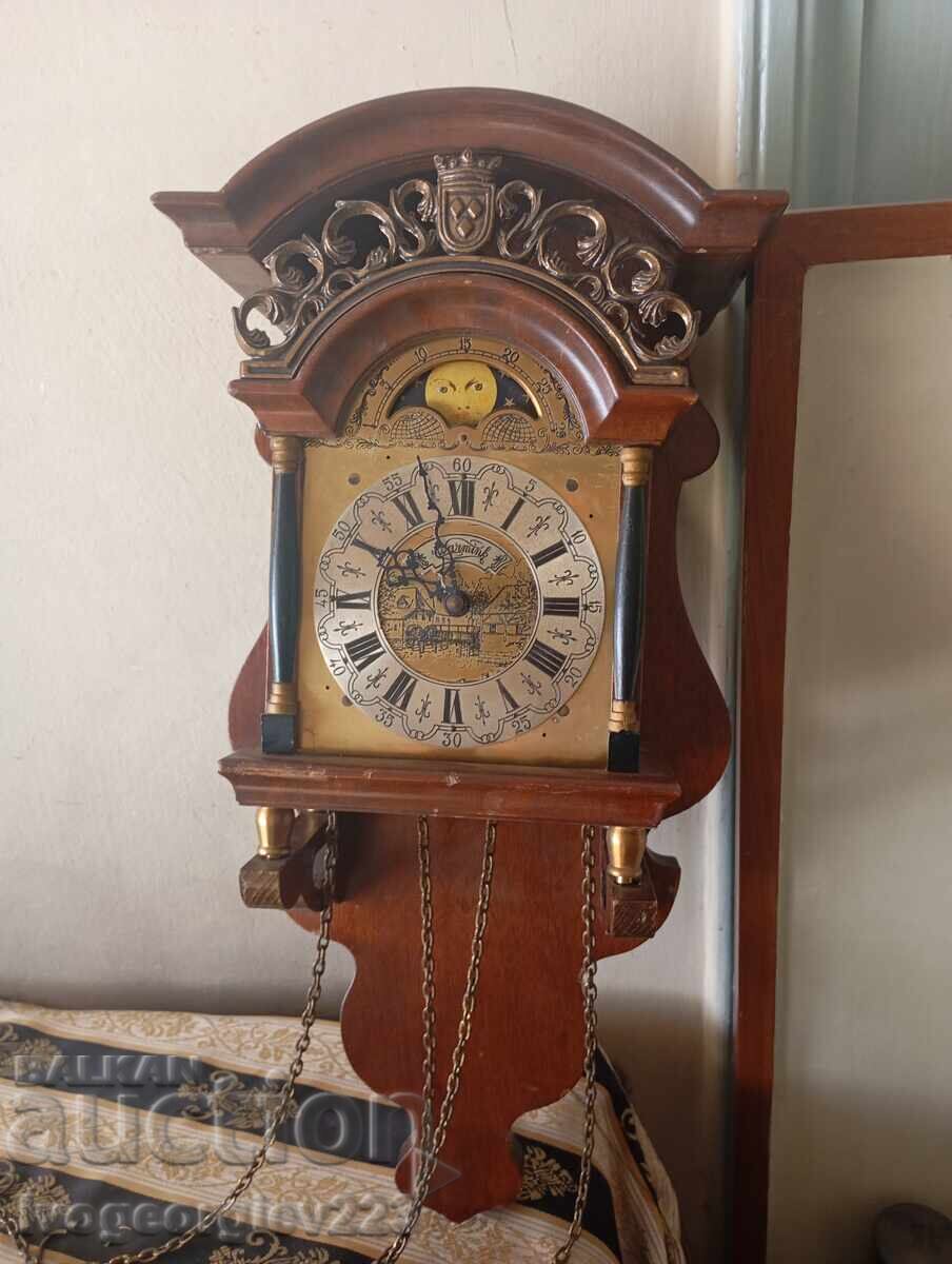 Ceas de perete vechi Ceas de perete vechi