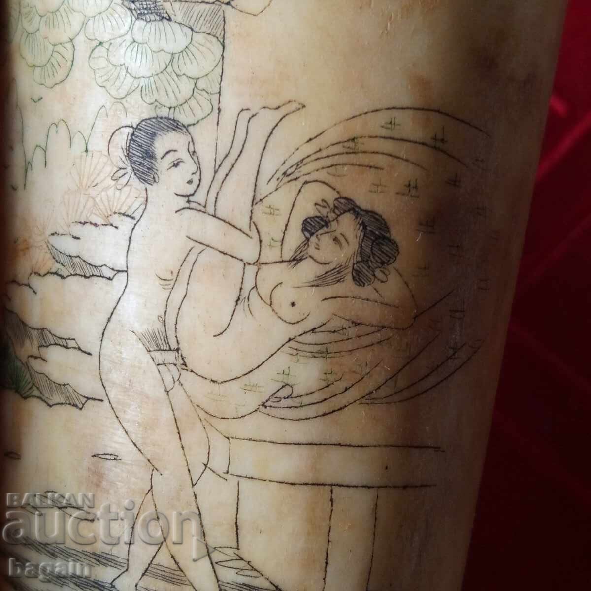 Licitație Erotică chinezească. Os
