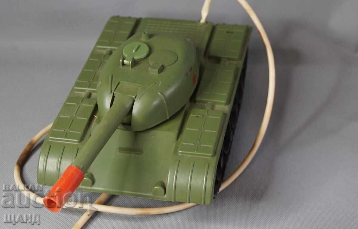 Δημοπρασία Stara ruska plastmasova igrachka model tank Δημοπρασία Stara ruska plastmasova igrachka model tank