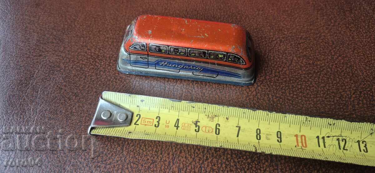 Livrarea MAȘINĂ VECHE DIN TINICHELI MECANICĂ