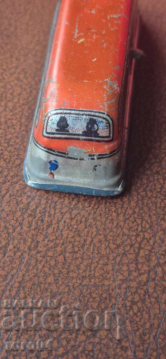 MAȘINĂ VECHE DIN TINICHELI MECANICĂ - 6