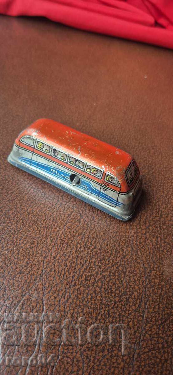 MAȘINĂ VECHE DIN TINICHELI MECANICĂ