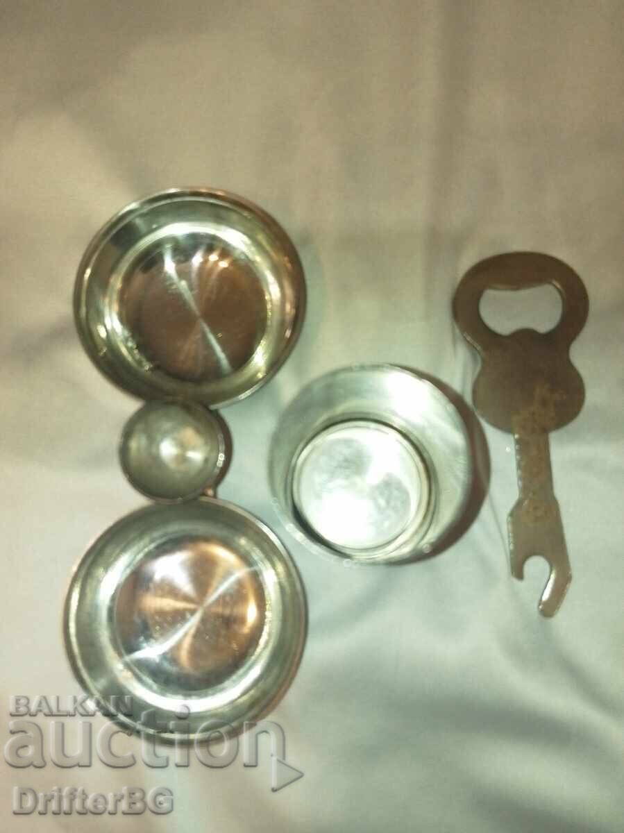 Παράδοση Σκεύη κουζίνας, διάφορα αντικείμενα Παράδοση Σκεύη κουζίνας, διάφορα αντικείμενα