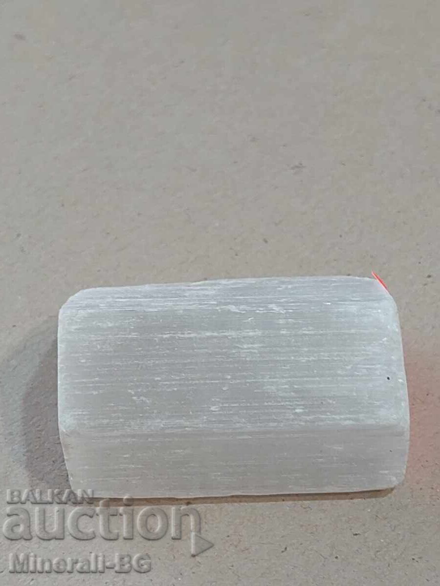 Selenit natural cu preț € 4.00 | 7.82 BGN