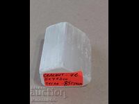 Натурален селенит.