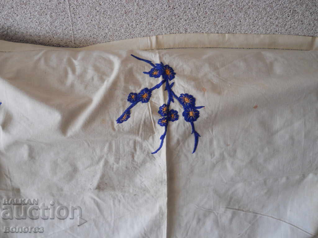 Licitație Fata de masa veche brodata manual