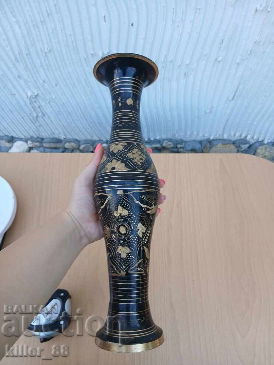 Бронзова ваза с гравюри - 6