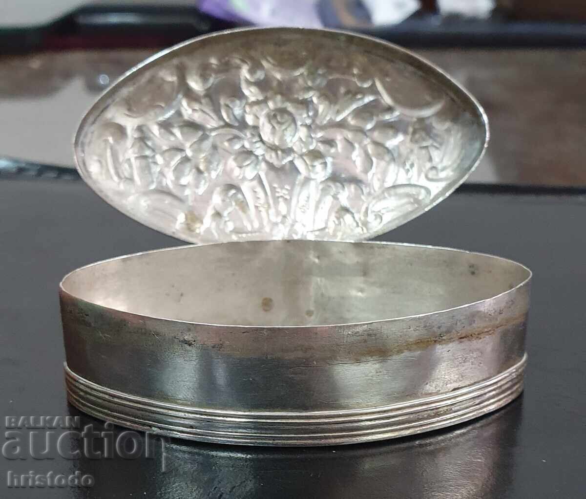 Cutie de priză din argint renascentist cu preț € 80.00 | 156.47 BGN