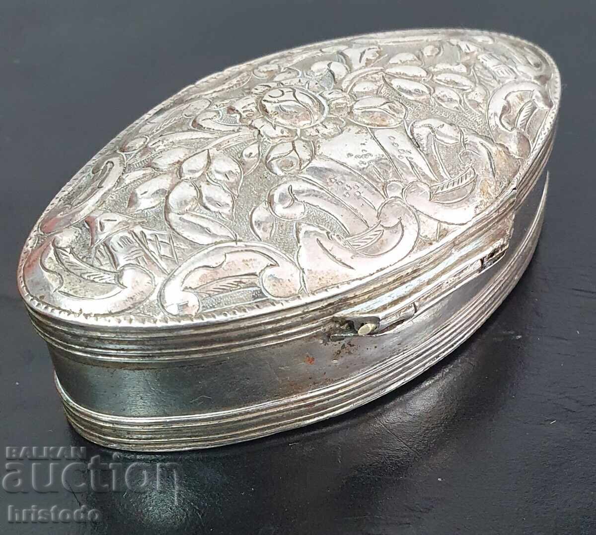 Licitație Cutie de priză din argint renascentist