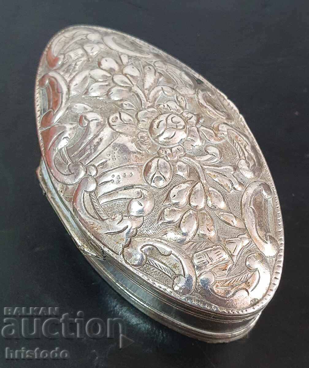 Livrarea Cutie de priză din argint renascentist