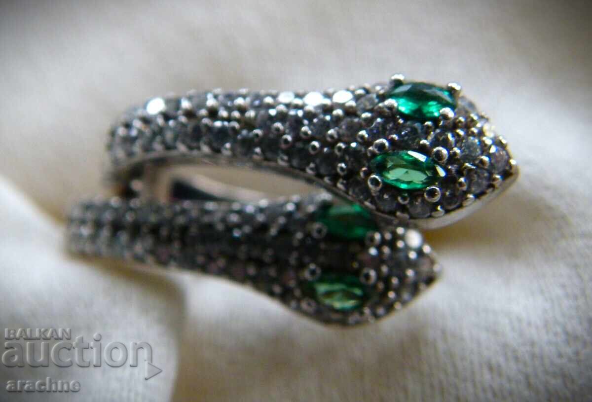 Παράδοση Ασημένια σκουλαρίκια με τσαβορίτες