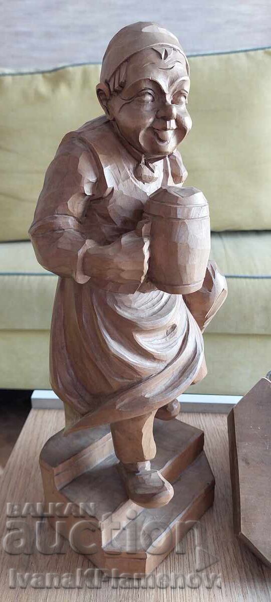 Licitație Sculptură în lemn mare, masivă, cu suport de perete pentru cunoscători