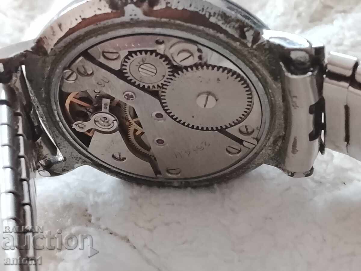 Raketa με τιμή € 14.00 | 27.38 BGN