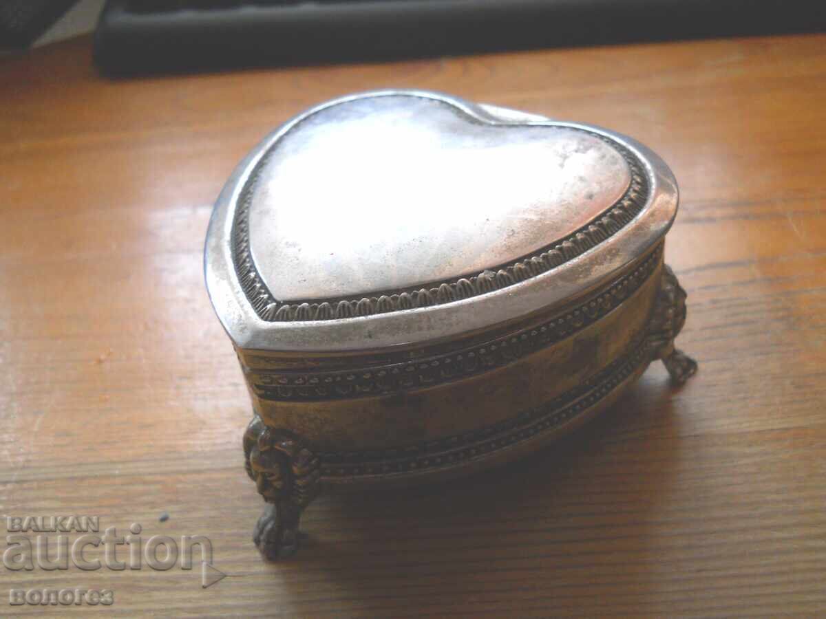 Αρχαίο κουτί κοσμημάτων με τιμή € 18.20 | 35.60 BGN Αρχαίο κουτί κοσμημάτων με τιμή € 18.20 | 35.60 BGN