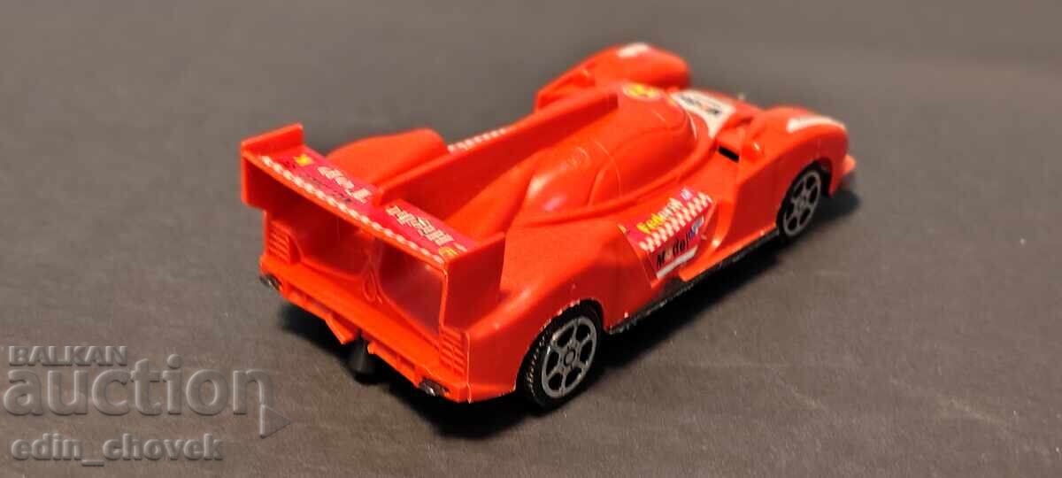 Πλαστικό αυτοκινητάκι σπορ με μηχανισμό οπισθοδρόμησης με σχοινί με τιμή € 1.50 | 2.93 BGN