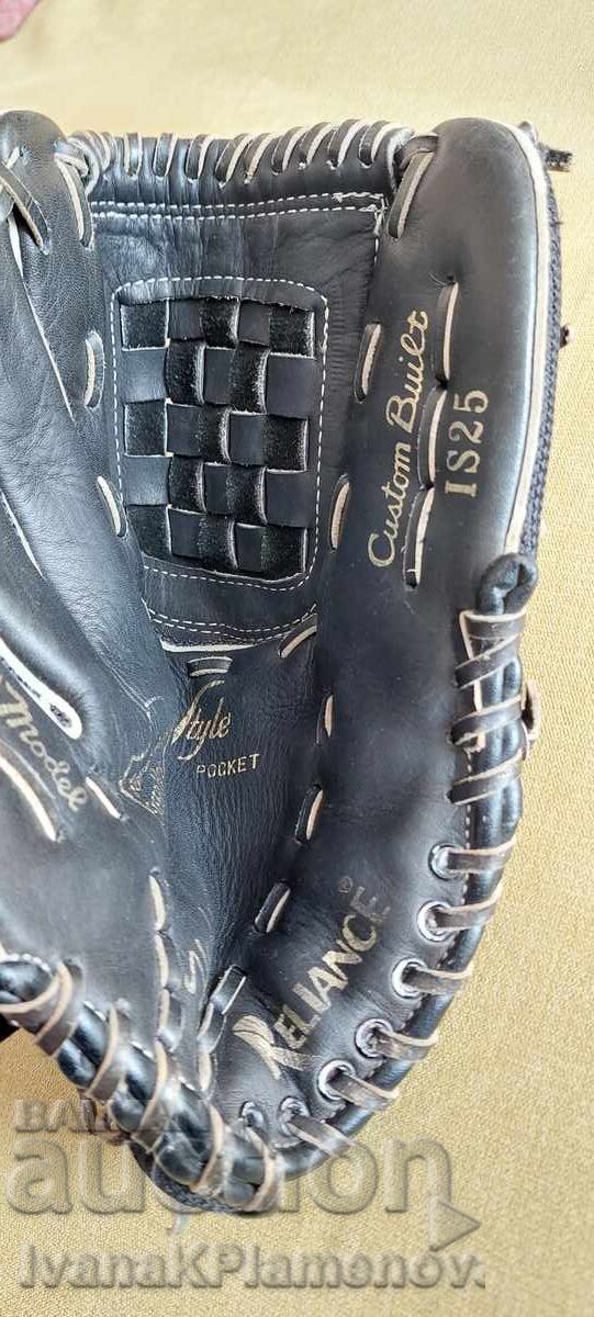 Leather baseball glove for connoisseurs with price € 45.00 | 88.01 BGN