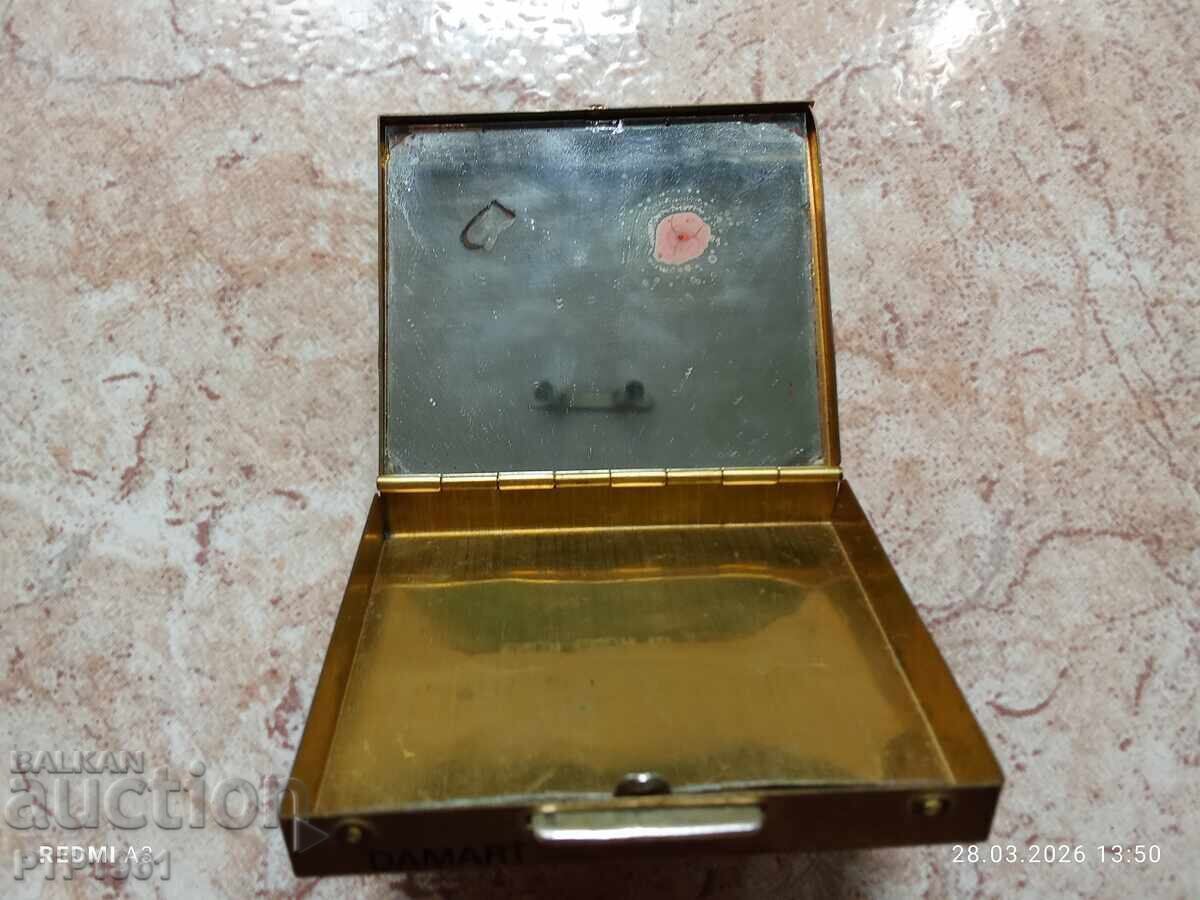 Jewelry box with price € 2.00 | 3.91 BGN Jewelry box with price € 2.00 | 3.91 BGN