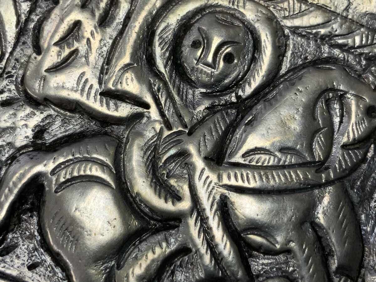 Veche icoană bulgărească argintată, bătută manual, secolul al XIX-lea, cutie haiducească cu preț € 25.00 | 48.90 BGN