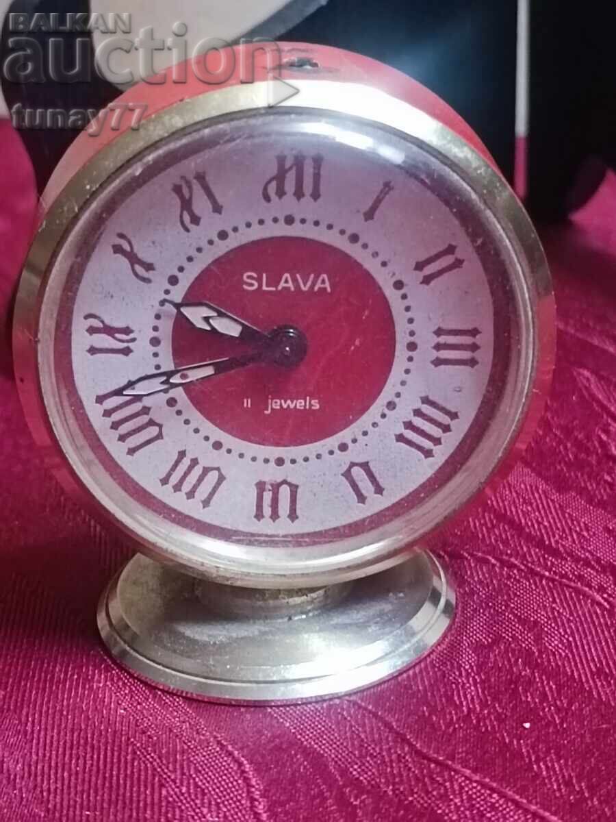 Доставка на Винтиж часовник Слава