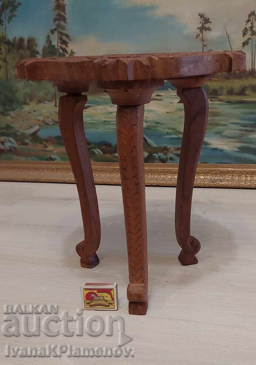 Măsuță sculptată în lemn, mică, pentru cunoscători, înălțime 34cm - 6