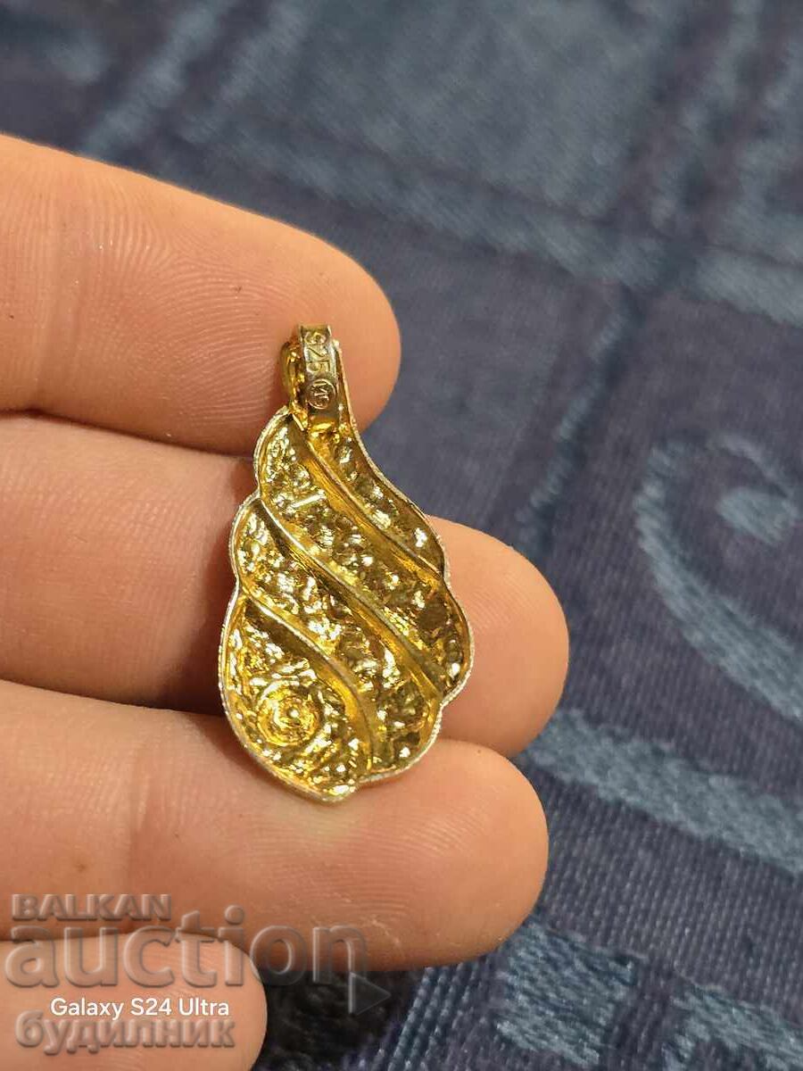 Сребърна висулка с Позлата. 925 проба. 1,87 Грама. БЗЦ. Разп с цена € 3.99 | 7.80 лв. Сребърна висулка с Позлата. 925 проба. 1,87 Грама. БЗЦ. Разп с цена € 3.99 | 7.80 лв.