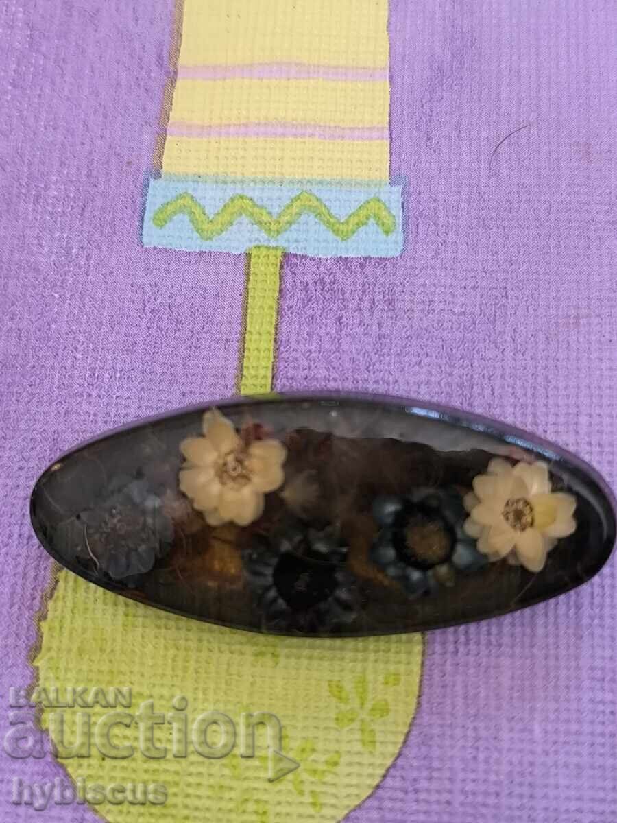 Nouă broșă importată Germania cu preț € 9.00 | 17.60 BGN