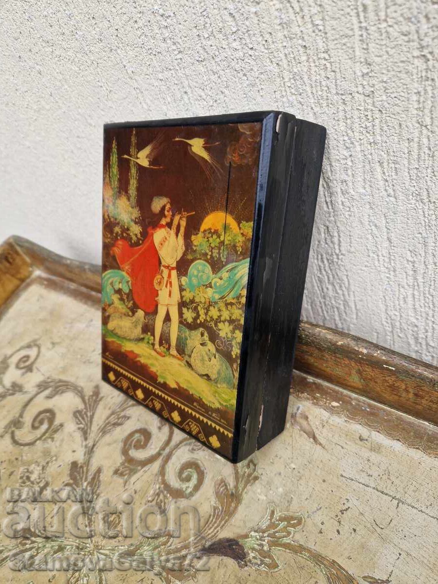 Delivery of Beautiful antique Russian wooden lacquered box Delivery of Beautiful antique Russian wooden lacquered box