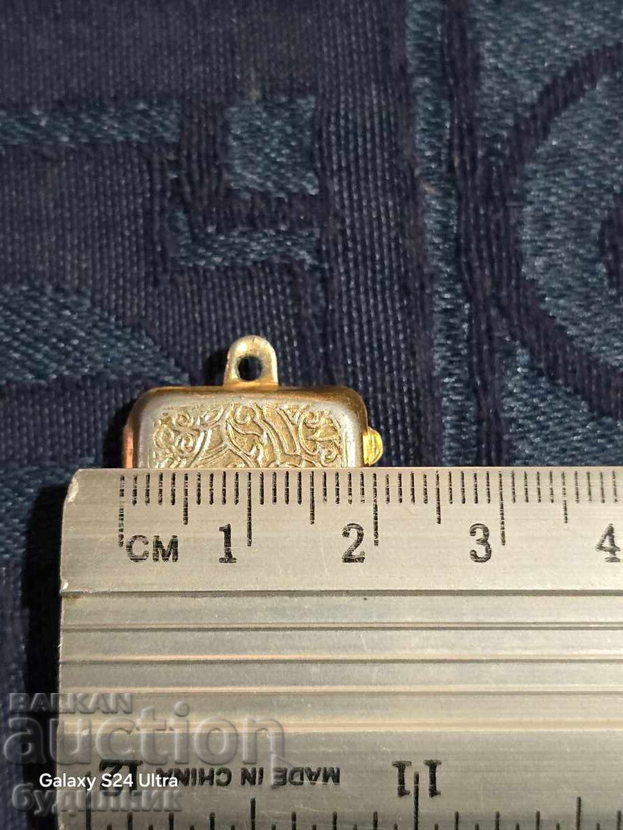 Livrarea Mini carte religioasă amuletă. Reducere. BZC. Lansare Livrarea Mini carte religioasă amuletă. Reducere. BZC. Lansare