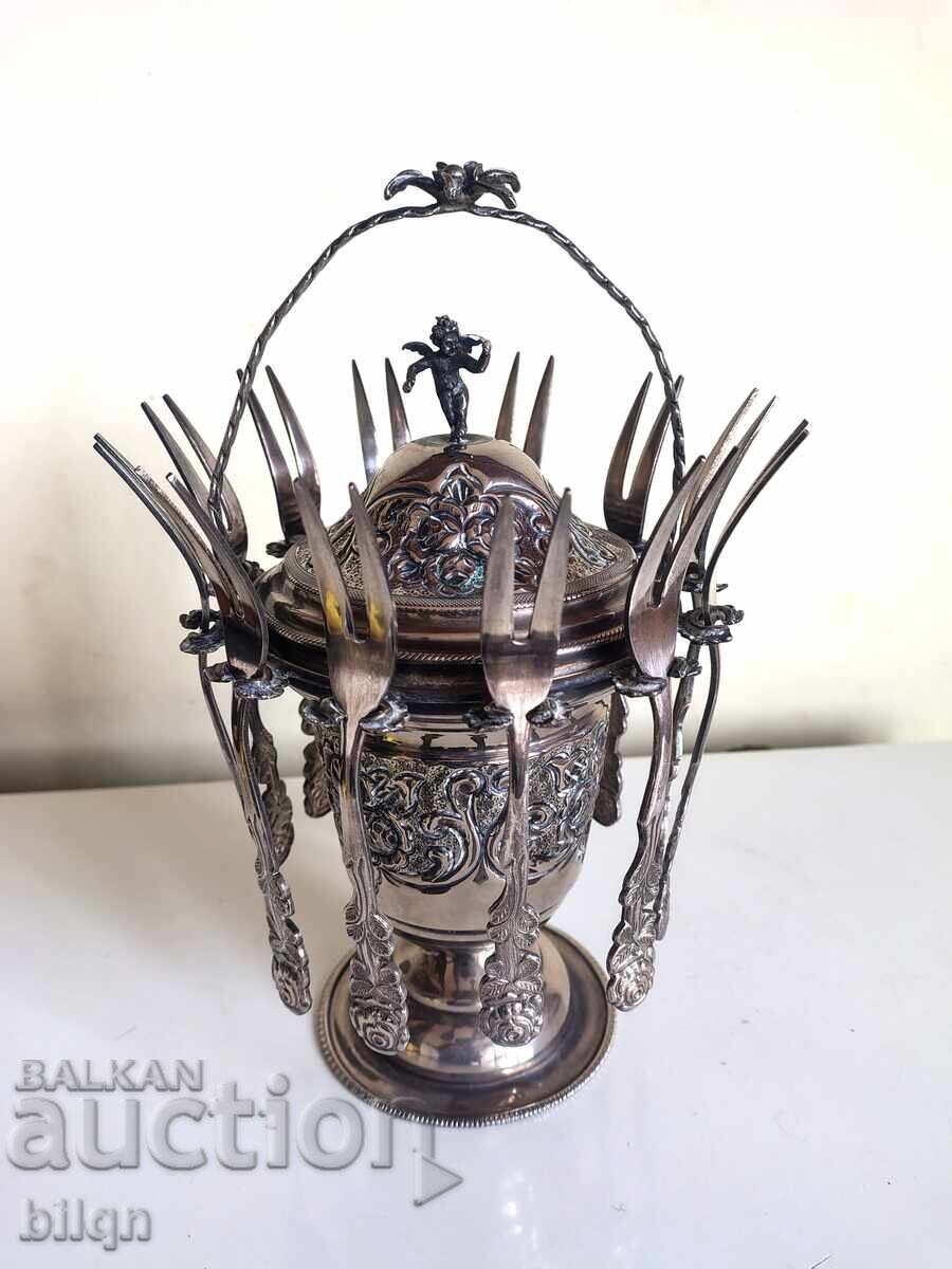 Frumos Vas Vechi Placat cu Argint cu Furculițe cu preț € 24.98 | 48.86 BGN Frumos Vas Vechi Placat cu Argint cu Furculițe cu preț € 24.98 | 48.86 BGN