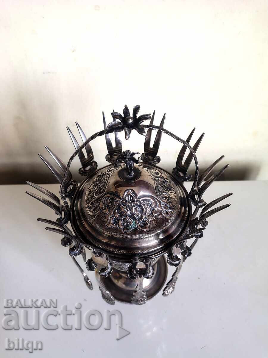 Licitație Frumos Vas Vechi Placat cu Argint cu Furculițe Licitație Frumos Vas Vechi Placat cu Argint cu Furculițe